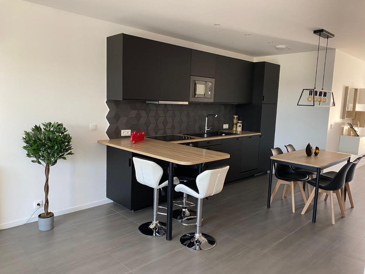 Gold Cocoon T3 74M2 Proche Centre Ville Villejust Dış mekan fotoğraf
